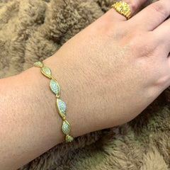 Daisy Glow Oval Bracelet